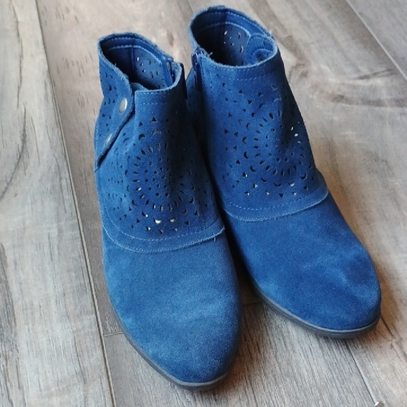BareTraps Royal Blue Suede Ankle Boots - Picture 11 of 11